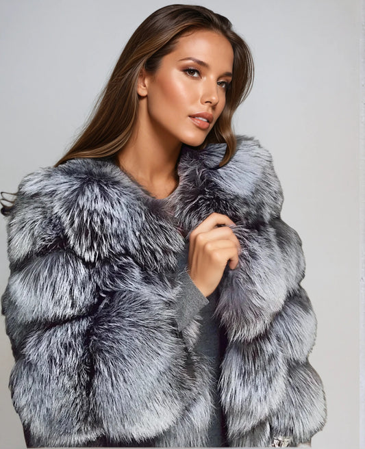 Elegant Women's Winter Coat with Luxury Faux Fur and Thick Plush Lining – Tailored Long Winter Coat for Women 1