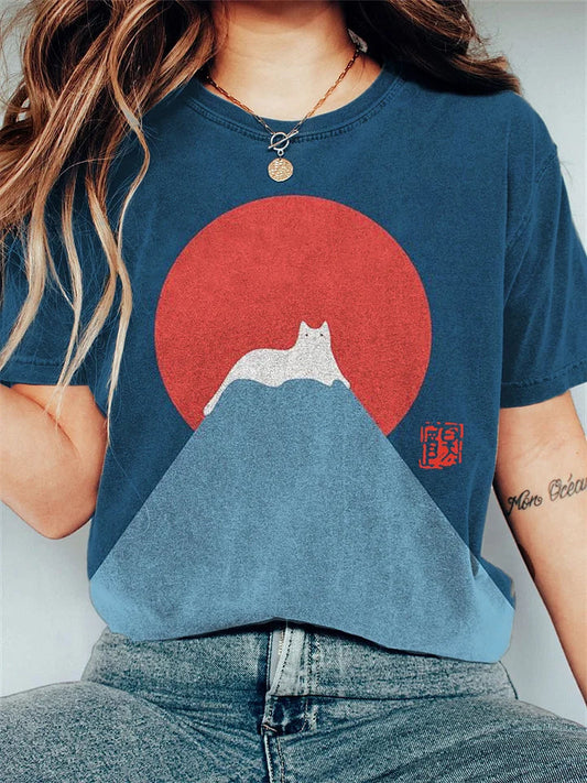 MAISA | Graphic T-shirt with Cat & Mountain Print 1