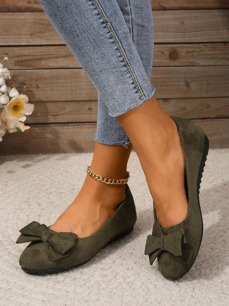 ALÉNIA | Suede ballerina with bow detail and comfortable sole 4