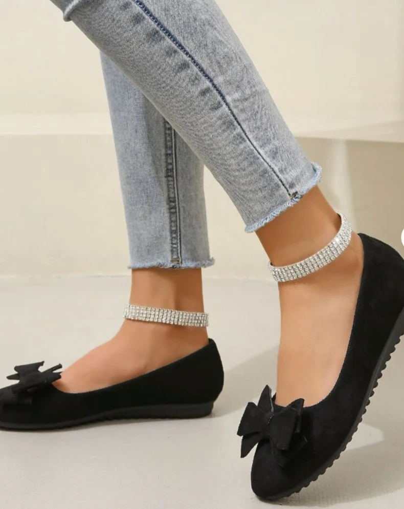 ALÉNIA | Suede ballerina with bow detail and comfortable sole 6