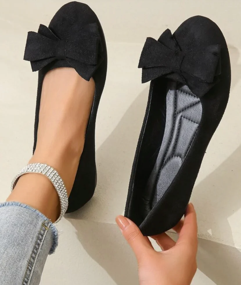 ALÉNIA | Suede ballerina with bow detail and comfortable sole 7