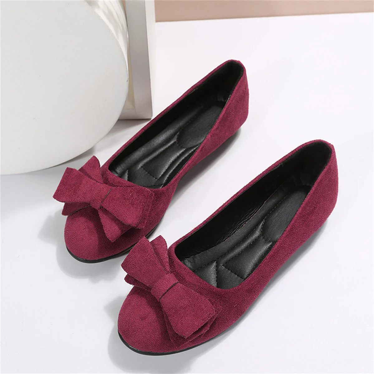 ALÉNIA | Suede ballerina with bow detail and comfortable sole 8