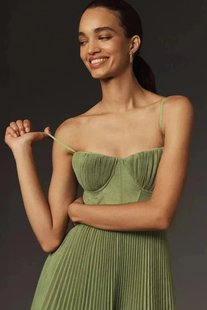 AMARIS | Pleated Midi Dress with Heart-Shaped Neckline 2