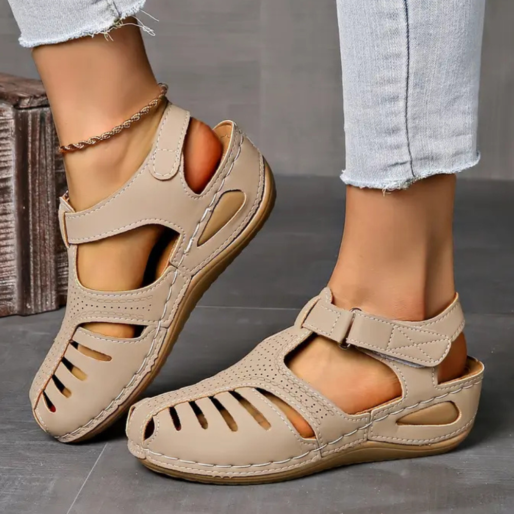 AURELIA | Timeless Sandals with Sturdy Straps 0