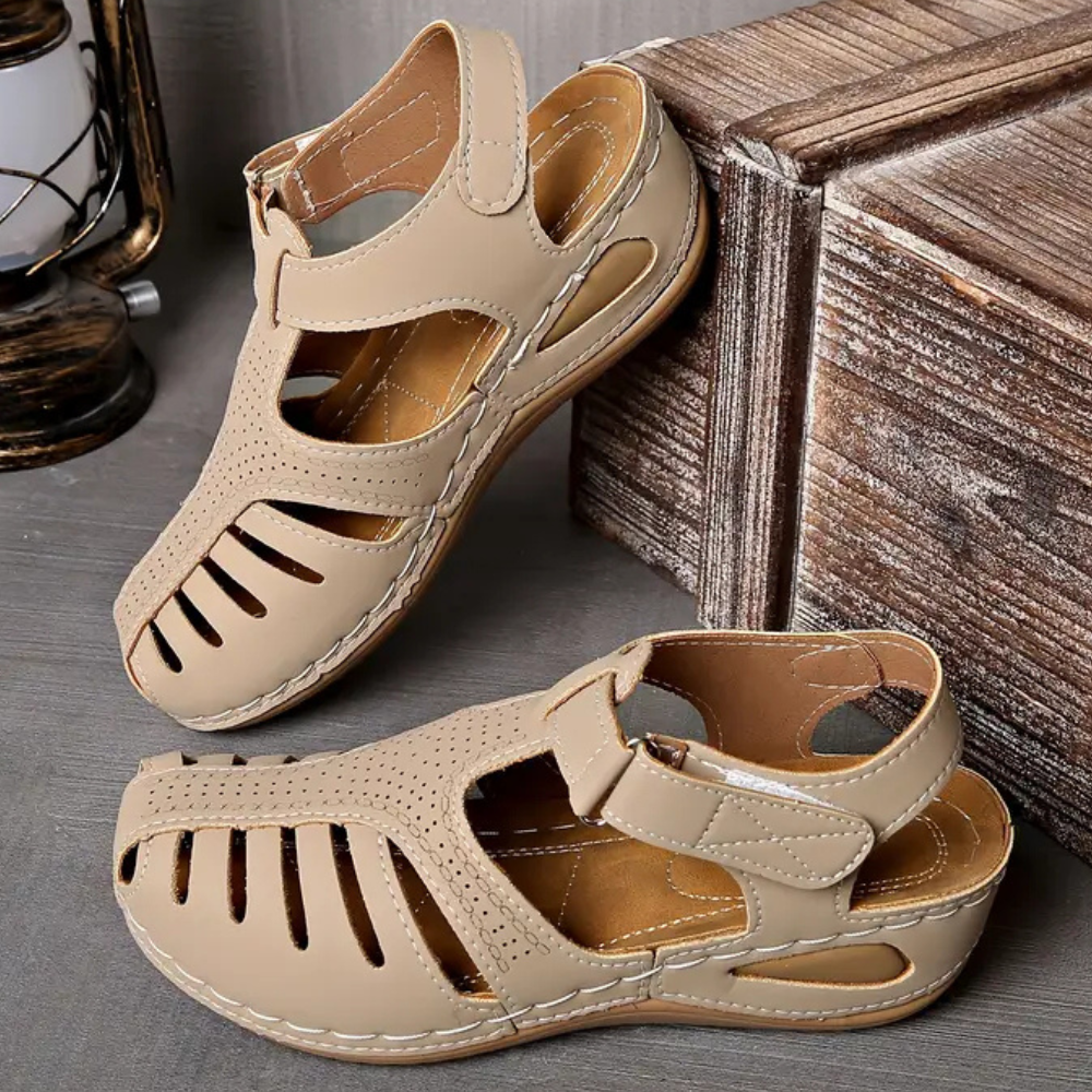 AURELIA | Timeless Sandals with Sturdy Straps 3