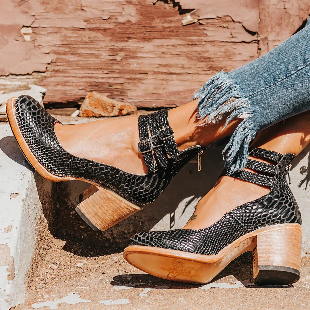Alvinea | Ankle boots with block heel and buckle closure 3