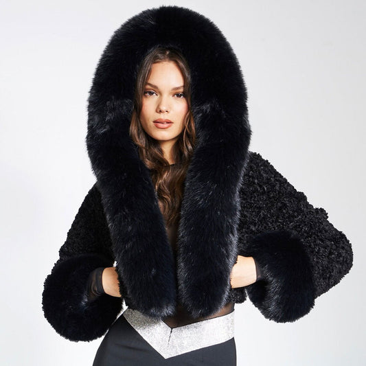 Cropped coat for a glamorous winter look 0