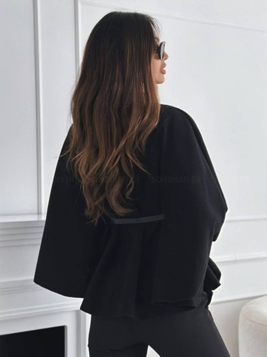 ÉLINOR | Short poncho coat with belt and batwing sleeves 5