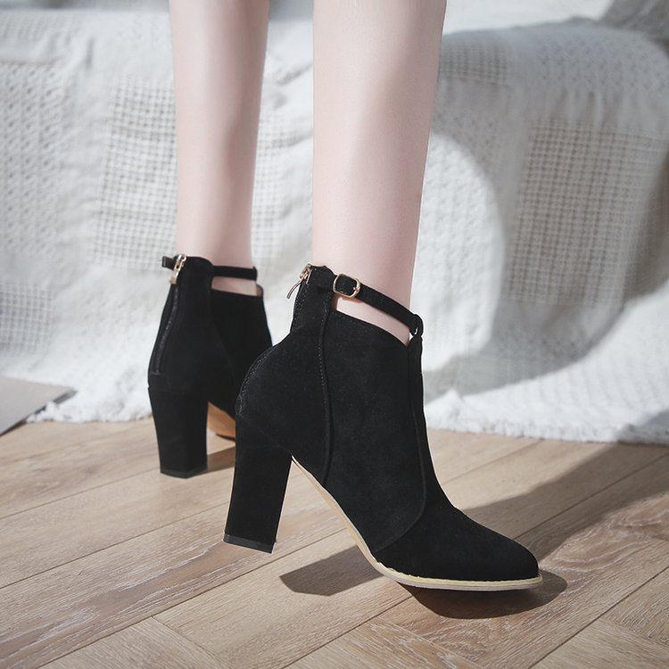 ILENIA | Ankle boots with Timeless Elegance 5