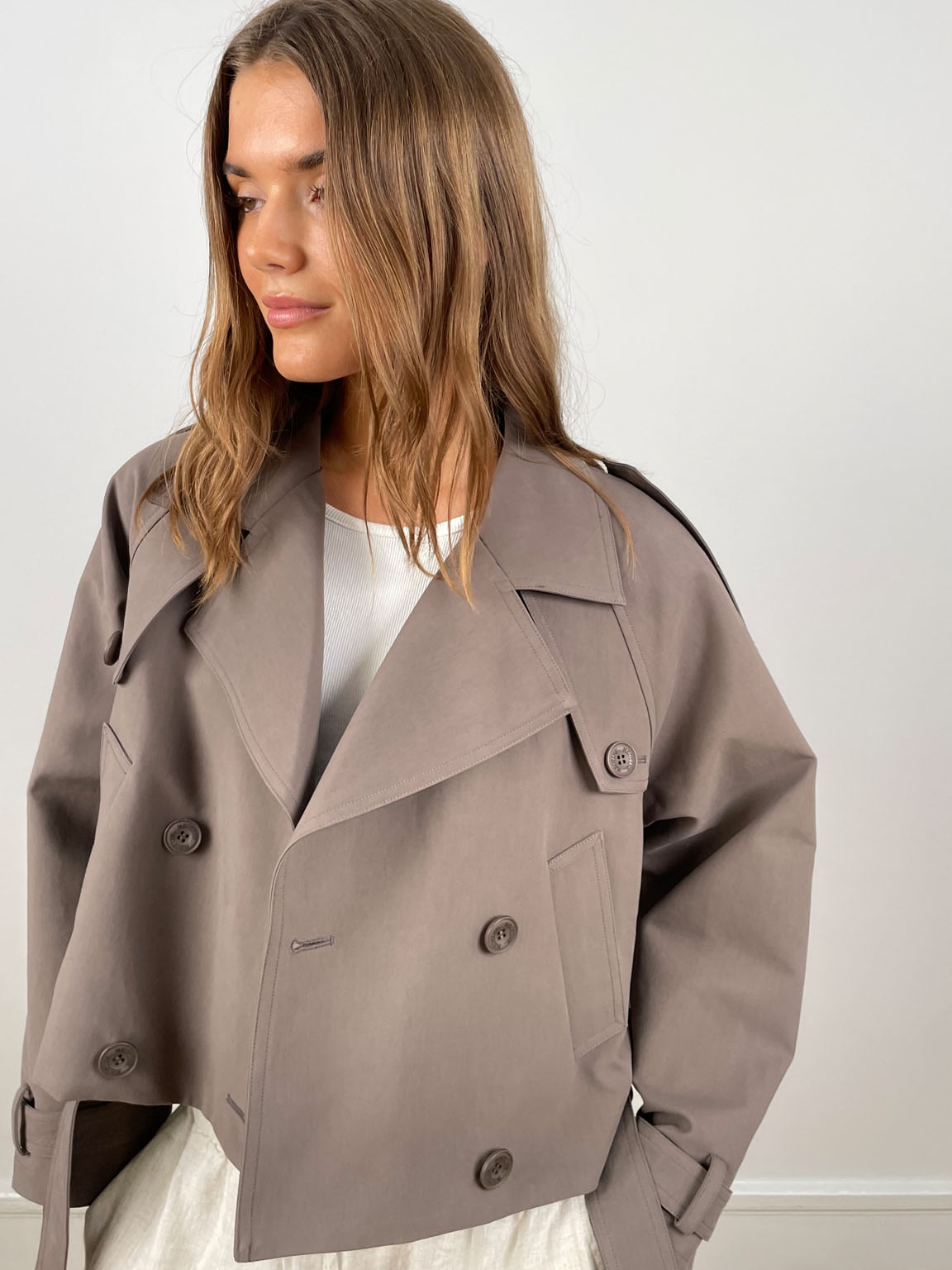 Kira Women's Trench Coat | Short Lightweight, Elegant Fit in Green 1