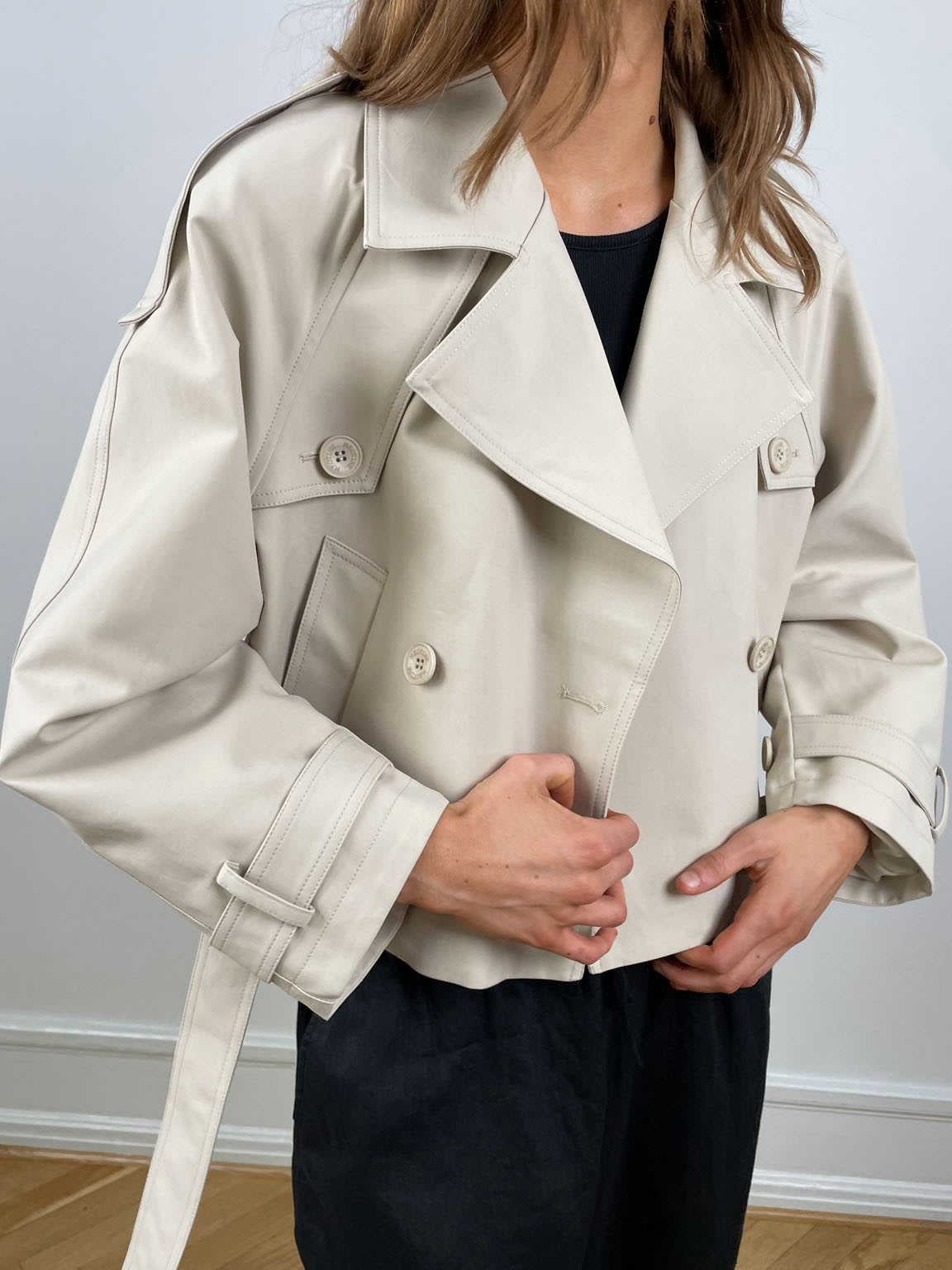 Kira Women's Trench Coat | Short Lightweight, Elegant Fit in Green 3