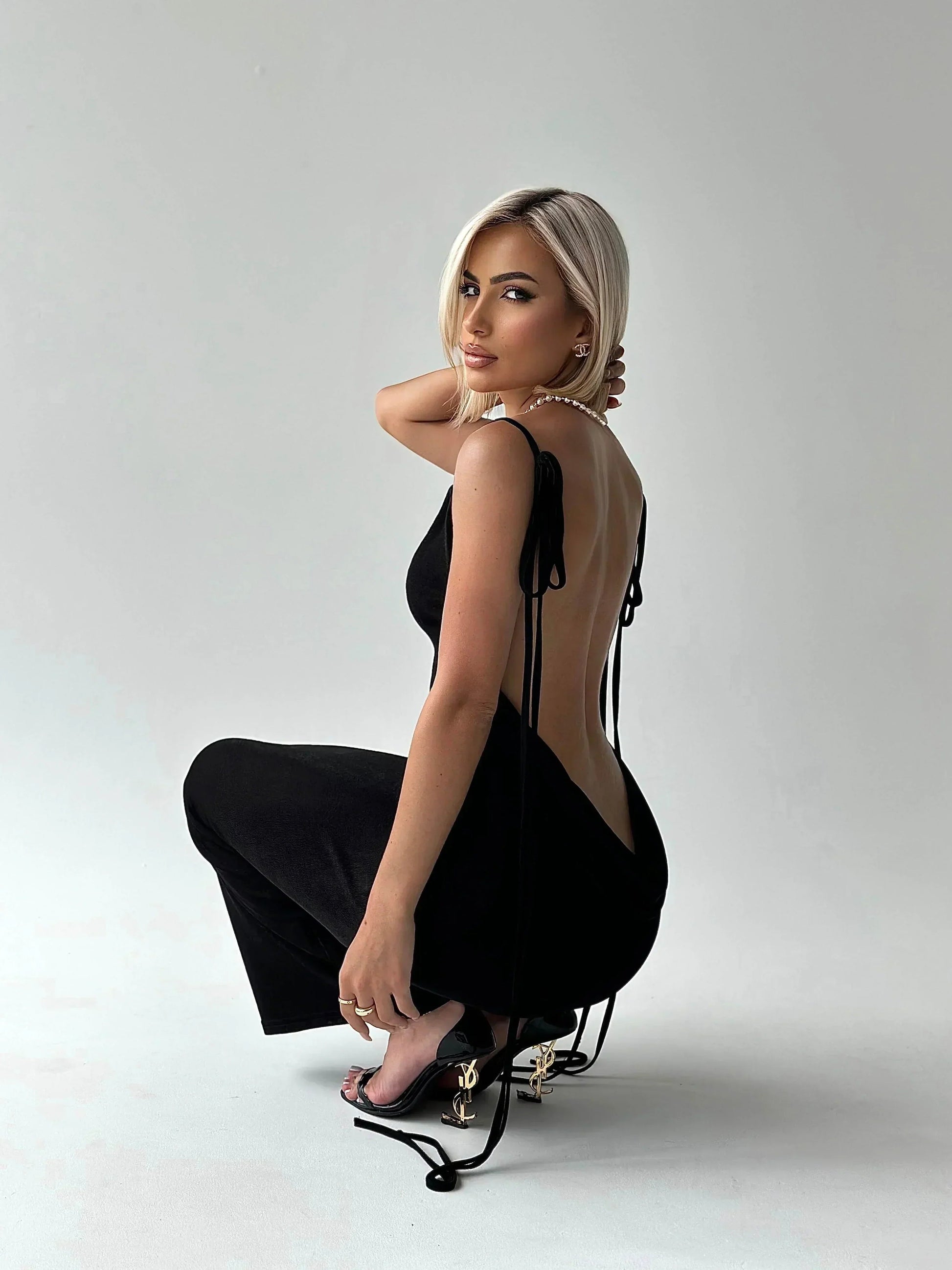 LEANDRA | Elegant summer dress with a flattering fit 0