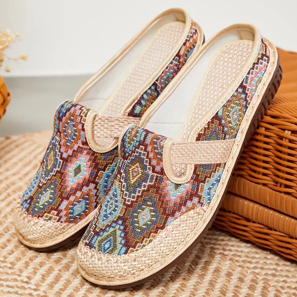 LUNAYA | Comfortable Slip-On Slippers made of PU Leather 1