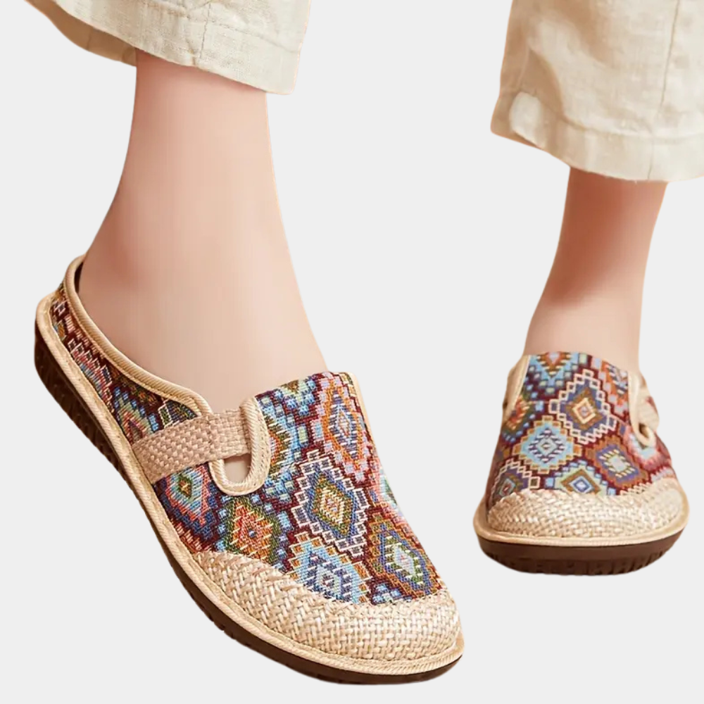 LUNAYA | Comfortable Slip-On Slippers made of PU Leather 2