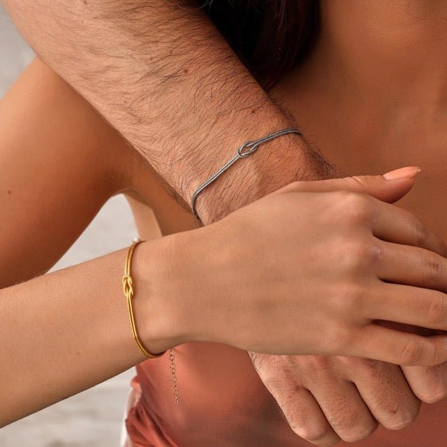 LUNA | Timeless Love Knot Bracelet in Minimalist Style 8