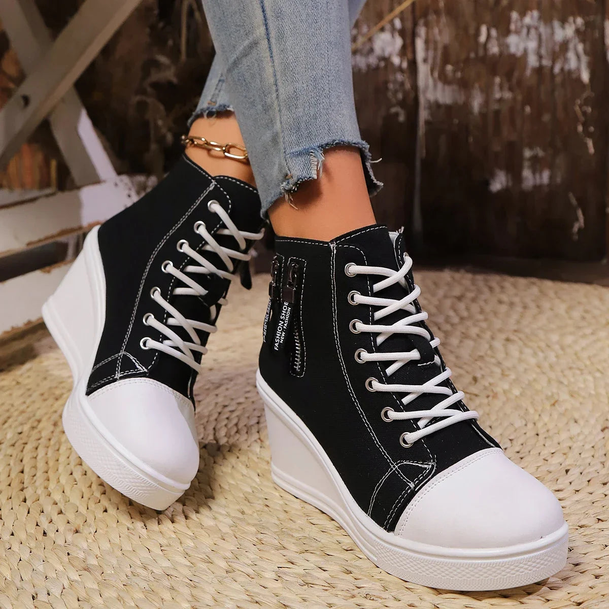 LYZANE | Elegant wedge sneaker with zip and hidden heel 2