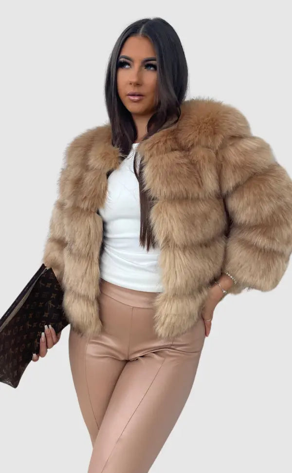 Long Women's Winter Coat – Lightweight, Fitted and Fully Lined for Elegance and Comfort 1