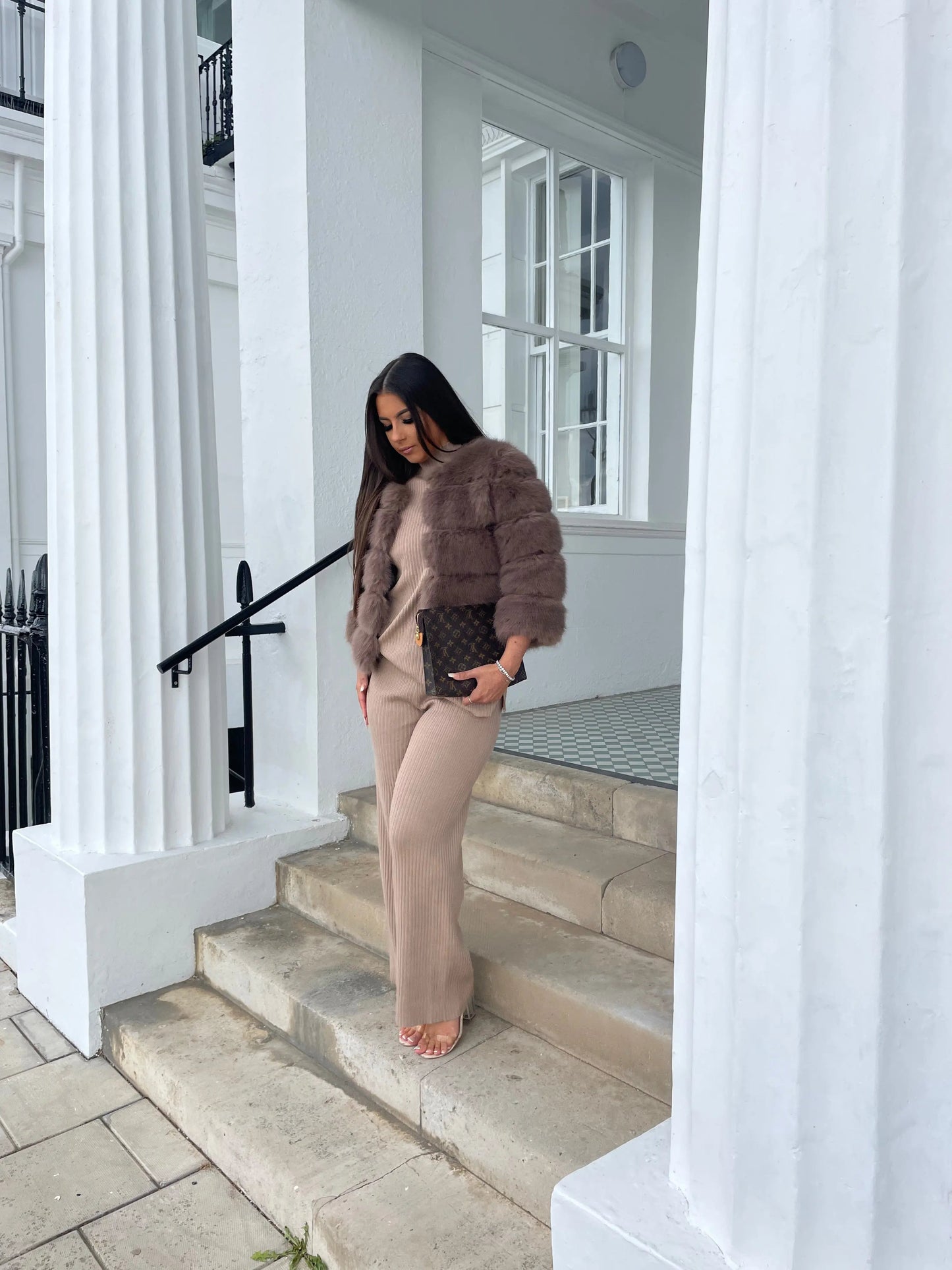 Long Women's Winter Coat – Lightweight, Fitted and Fully Lined for Elegance and Comfort 7