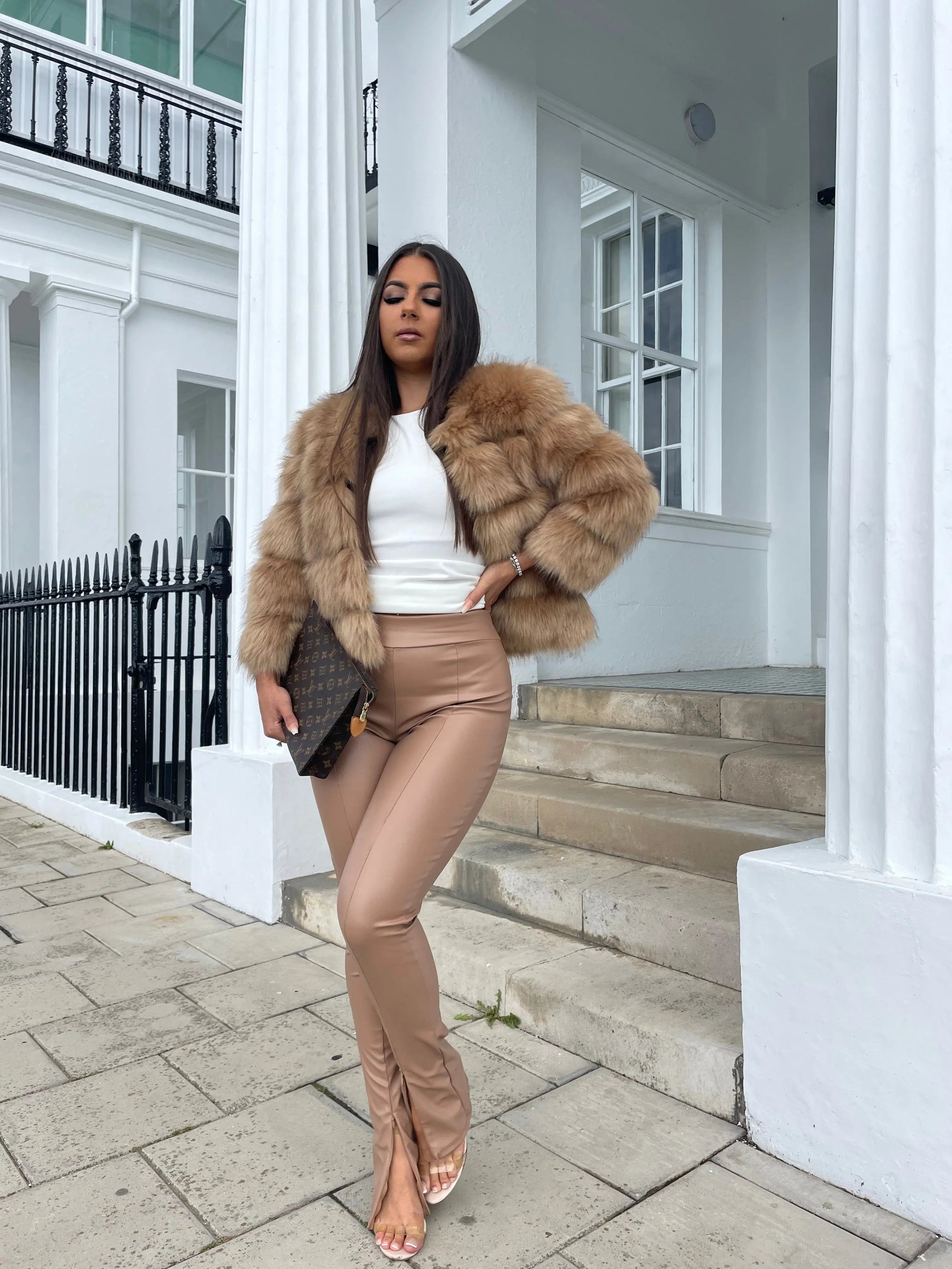 Long Women's Winter Coat – Lightweight, Fitted and Fully Lined for Elegance and Comfort 8