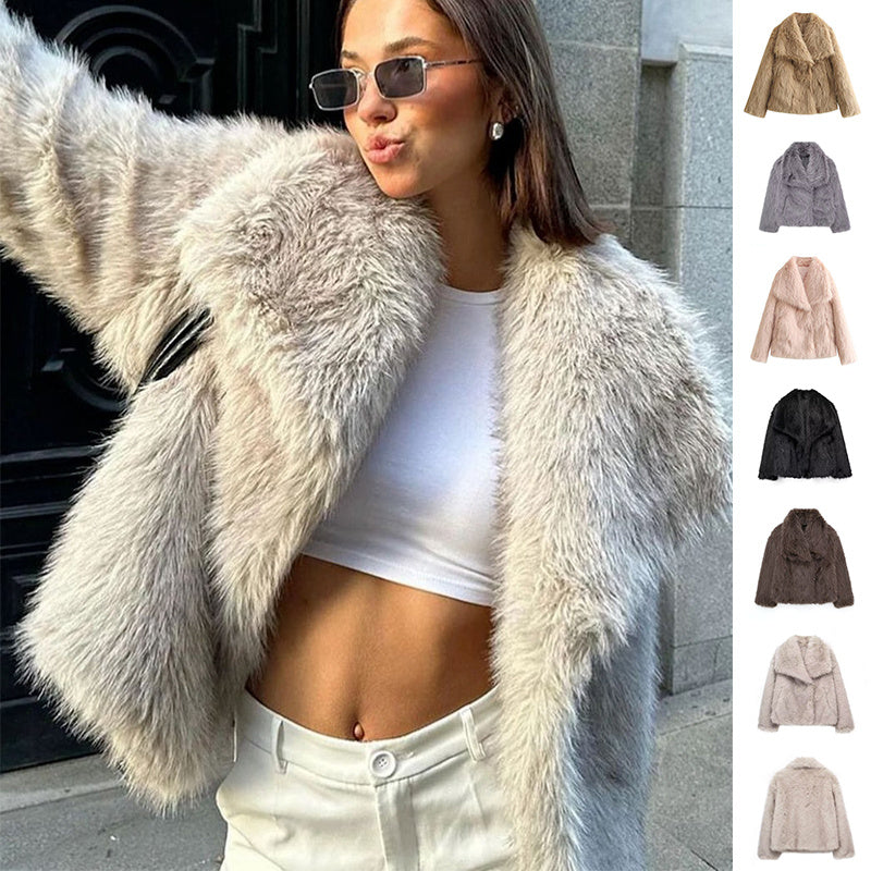 Luxury plush women's winter coat with turn-down collar | Trendy cropped style 3