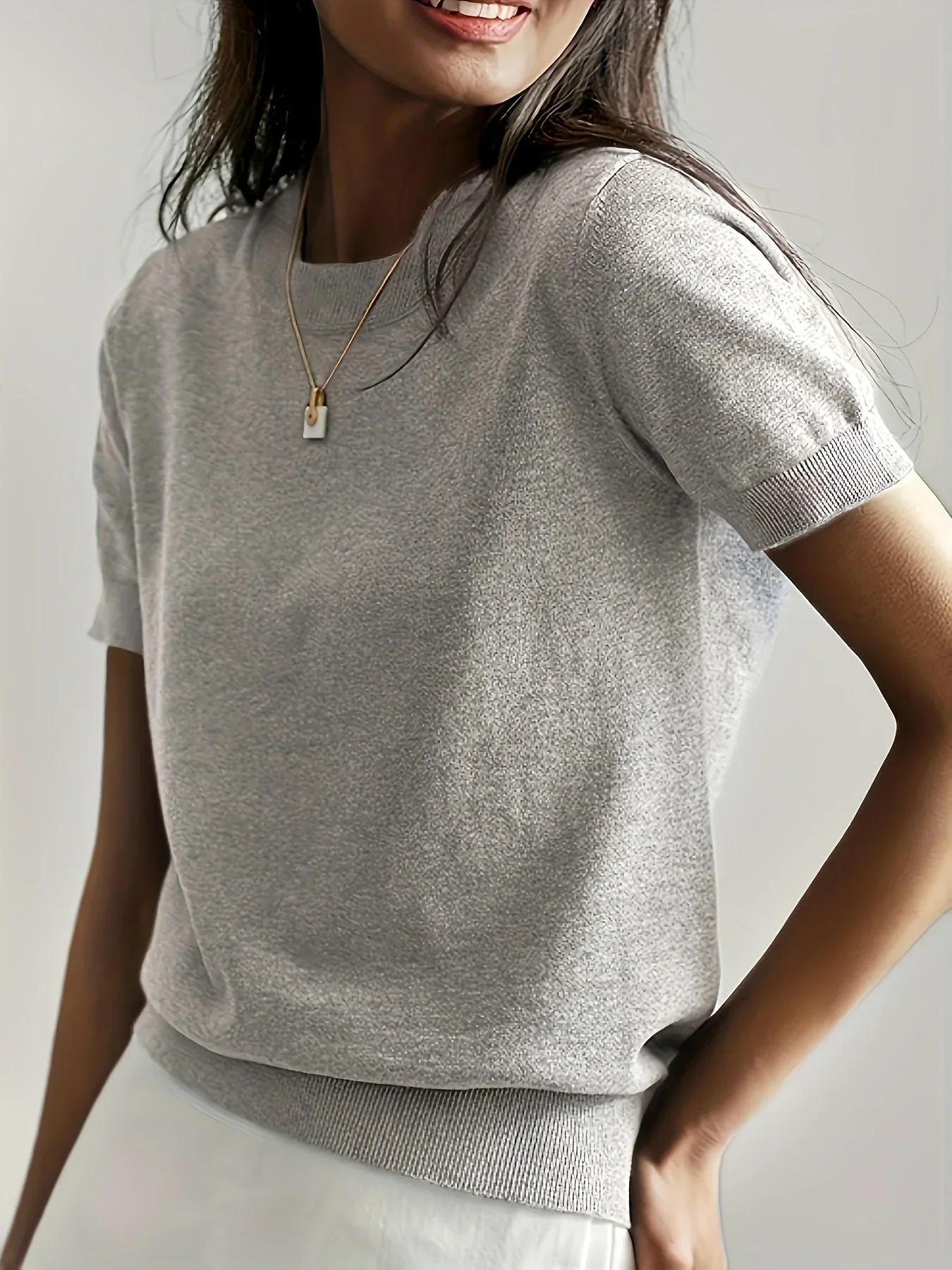 MILENA | Fine-knit top with short sleeves and round neckline 2