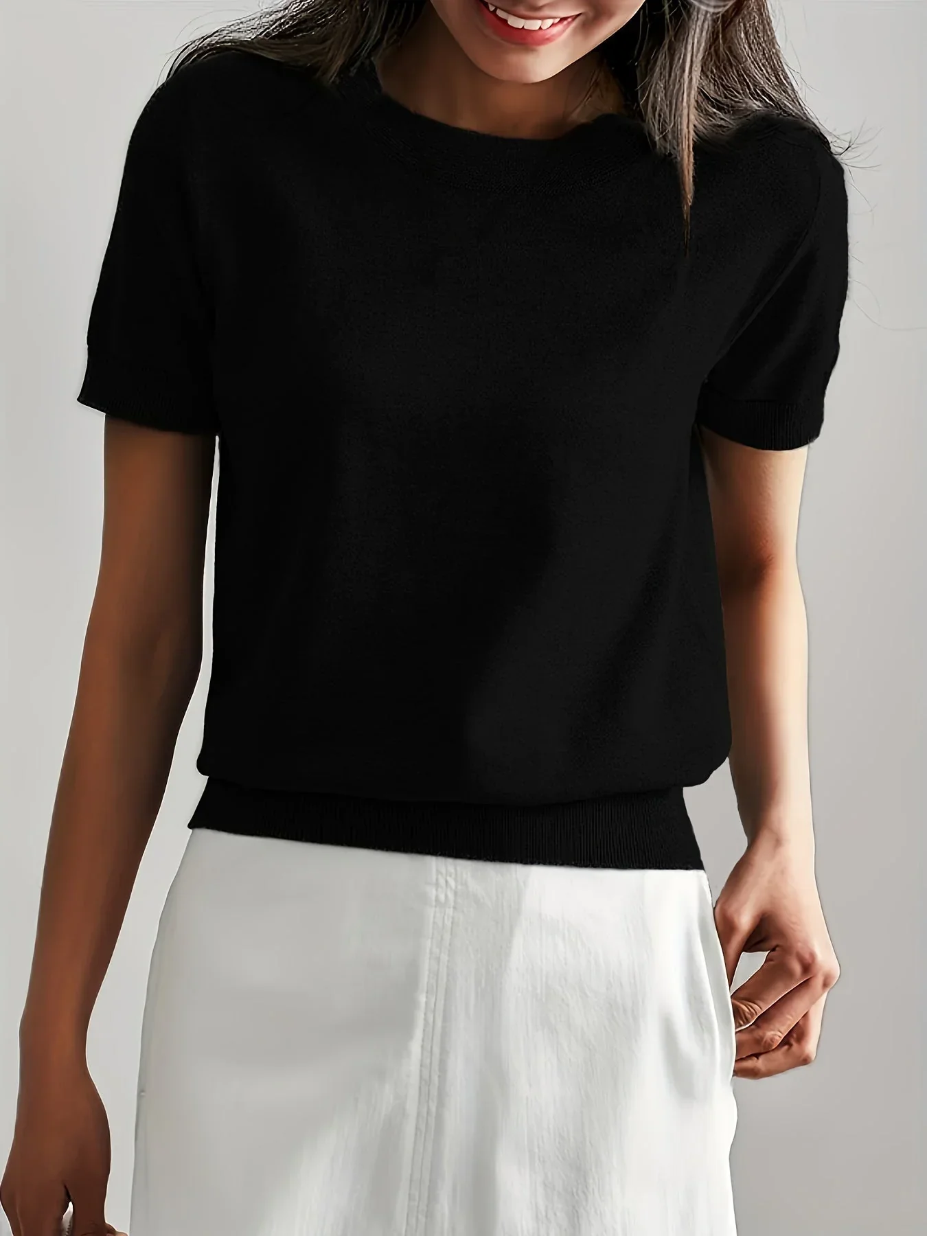 MILENA | Fine-knit top with short sleeves and round neckline 4