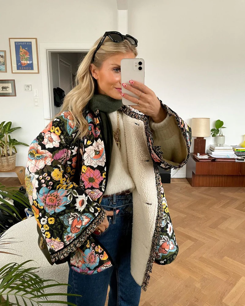 MIRELLA | Quilted floral coat with wooden buttons 10