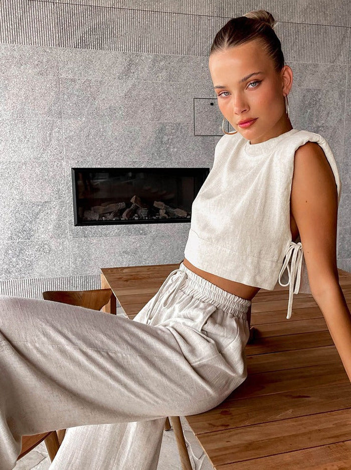 NALANI | Summer outfit with cropped top and wide-leg trousers 1