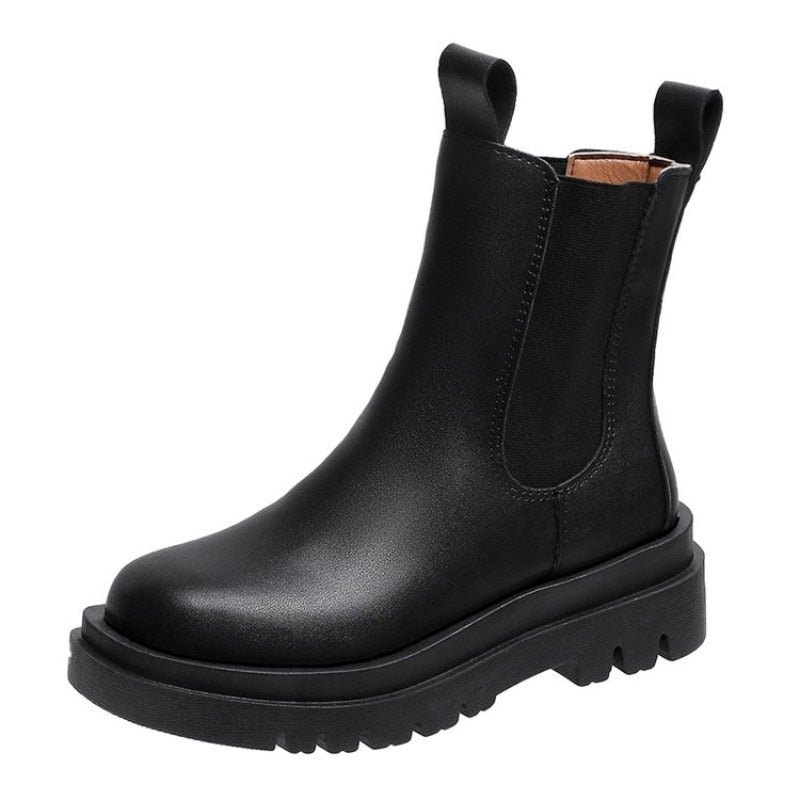Rina Women's Boots Black | Retro Style with Sturdy Heel 0
