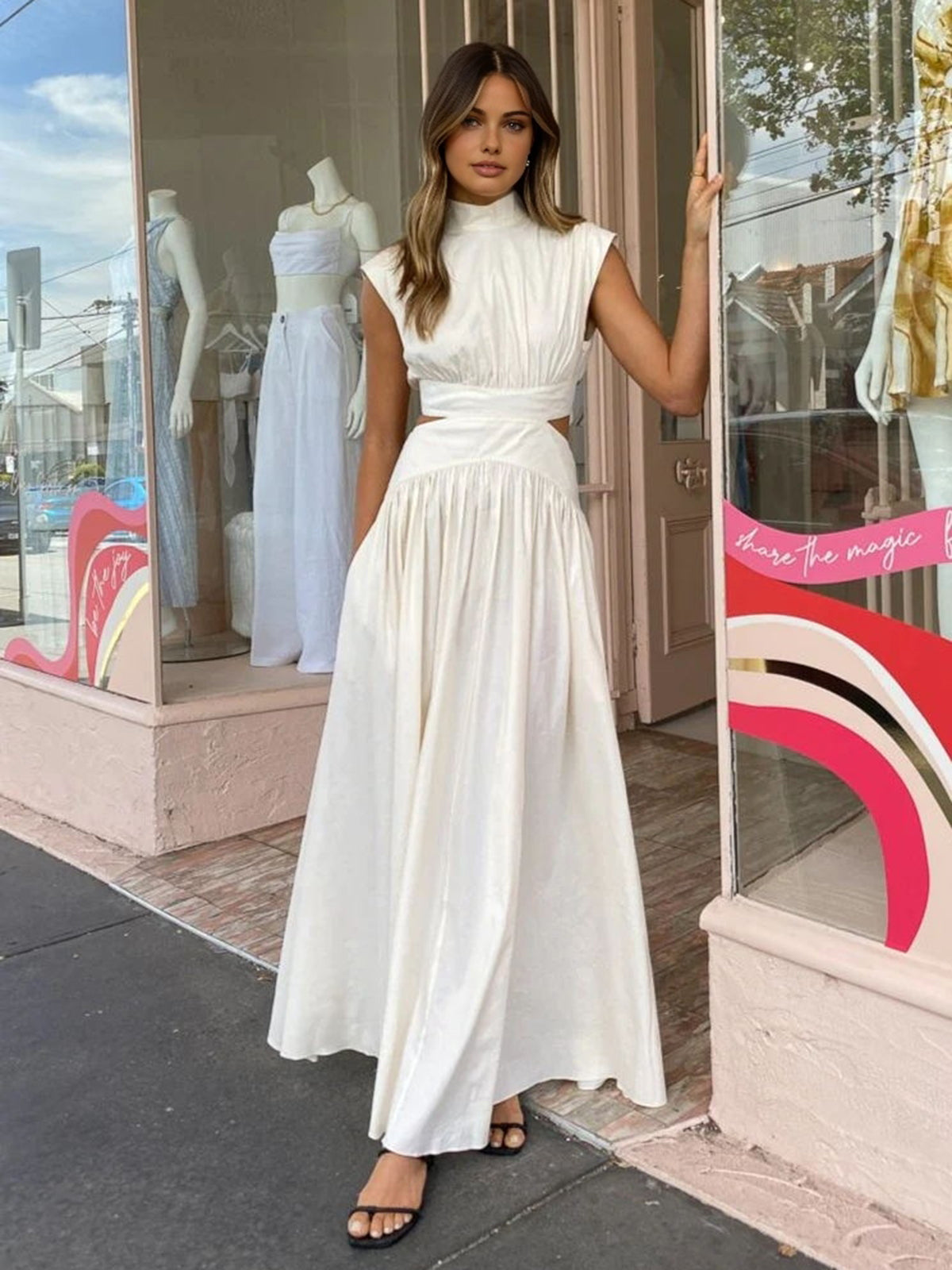 SALVINA | Maxi dress with cut-out back and pleat detail 1