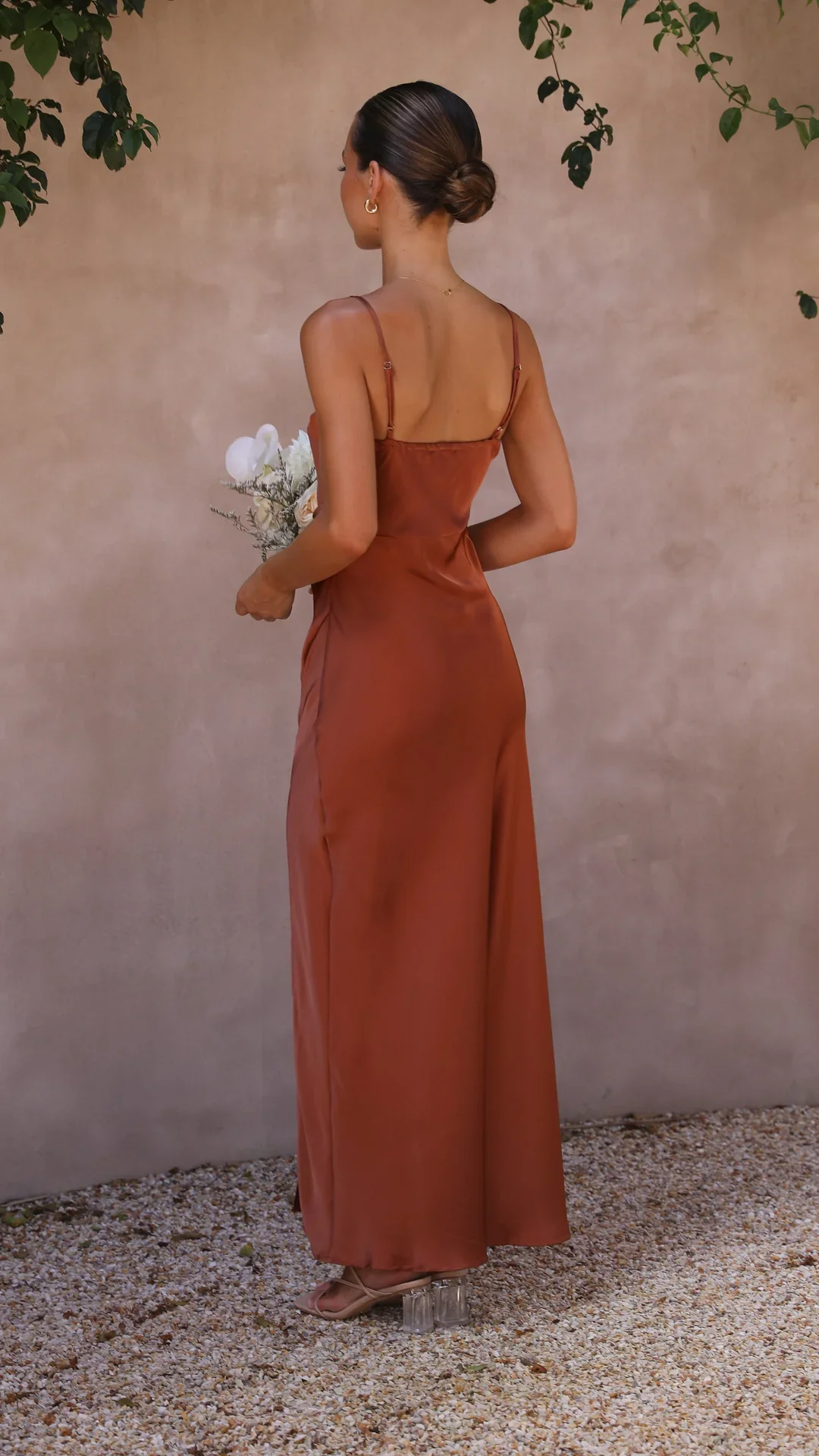 SERÉNA | Satin evening dress with high slit and spaghetti straps 2
