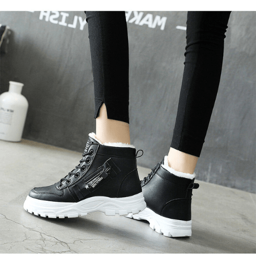 Sora Women's Ankle Boots | Fleece-Wool Lined, Black 5