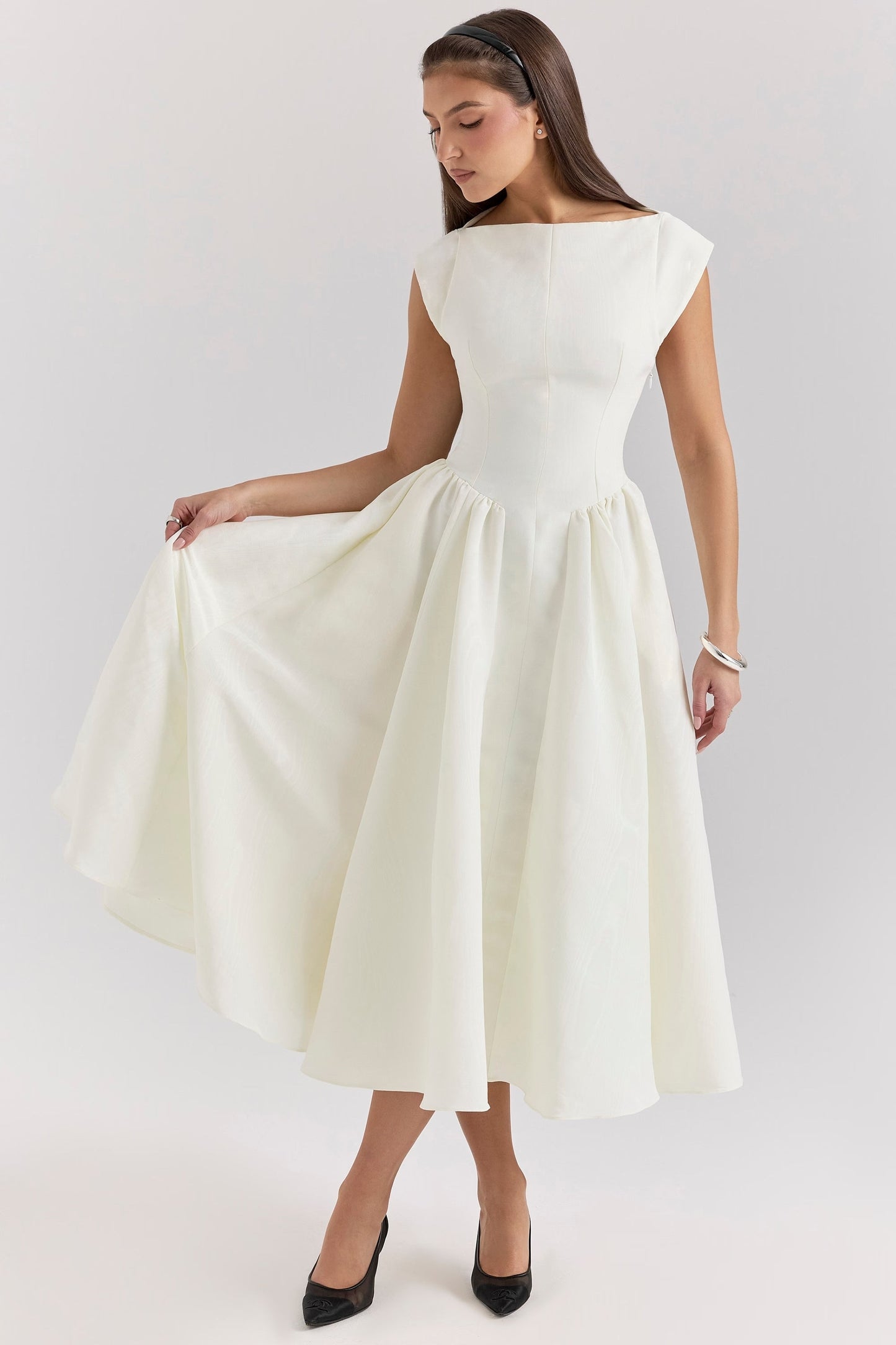 Victoria – Elegant Dress | Timeless Design | Flattering Fit | Luxury & Comfort 5
