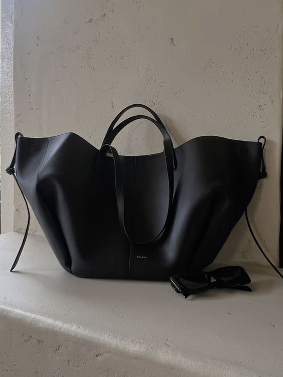 Wolff Women's Shoulder Bag | Spacious Weekend Bag 3