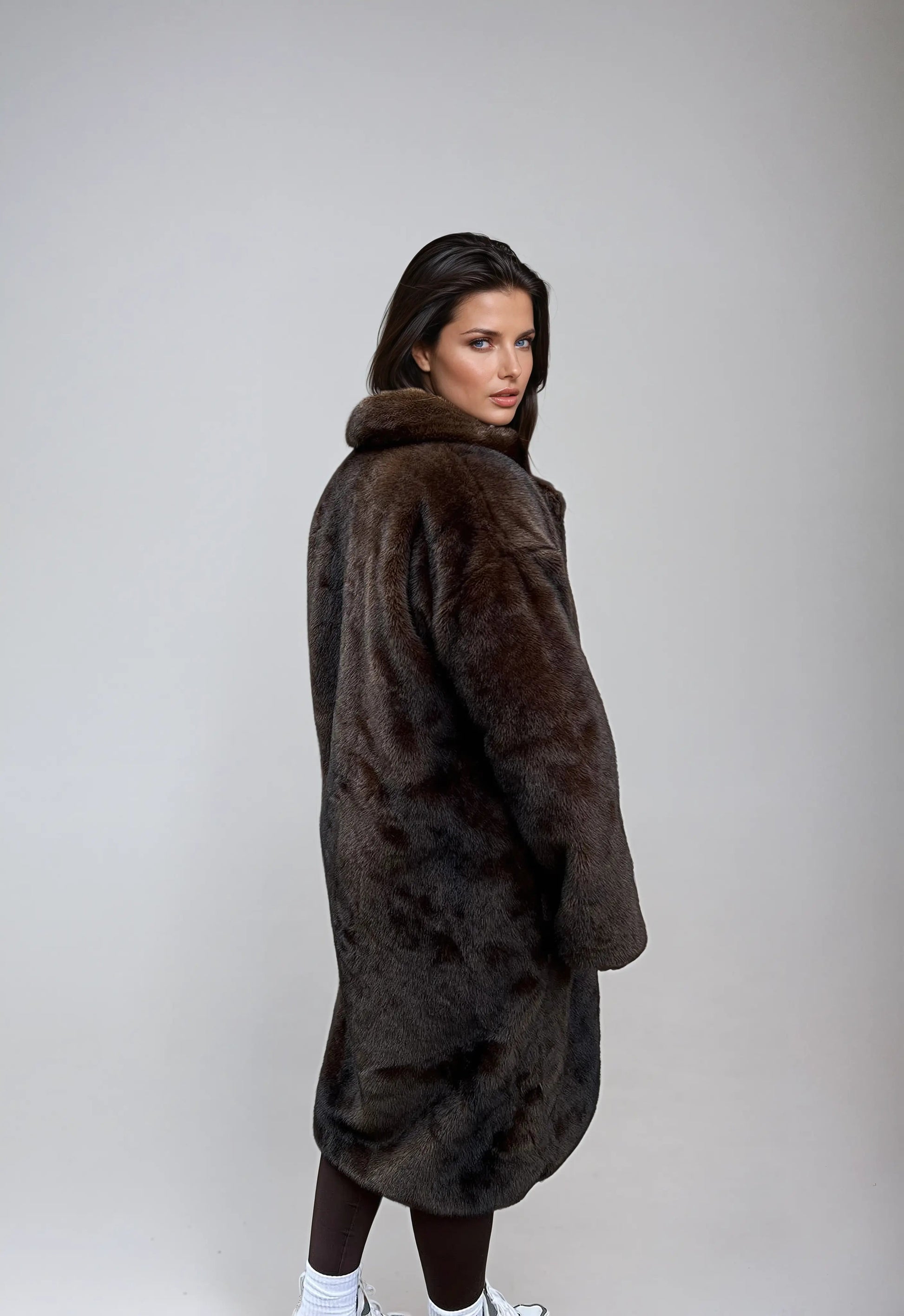 Women's Winter Coat with Faux Fur and Lined Interior – Stylish and Comfortable 2