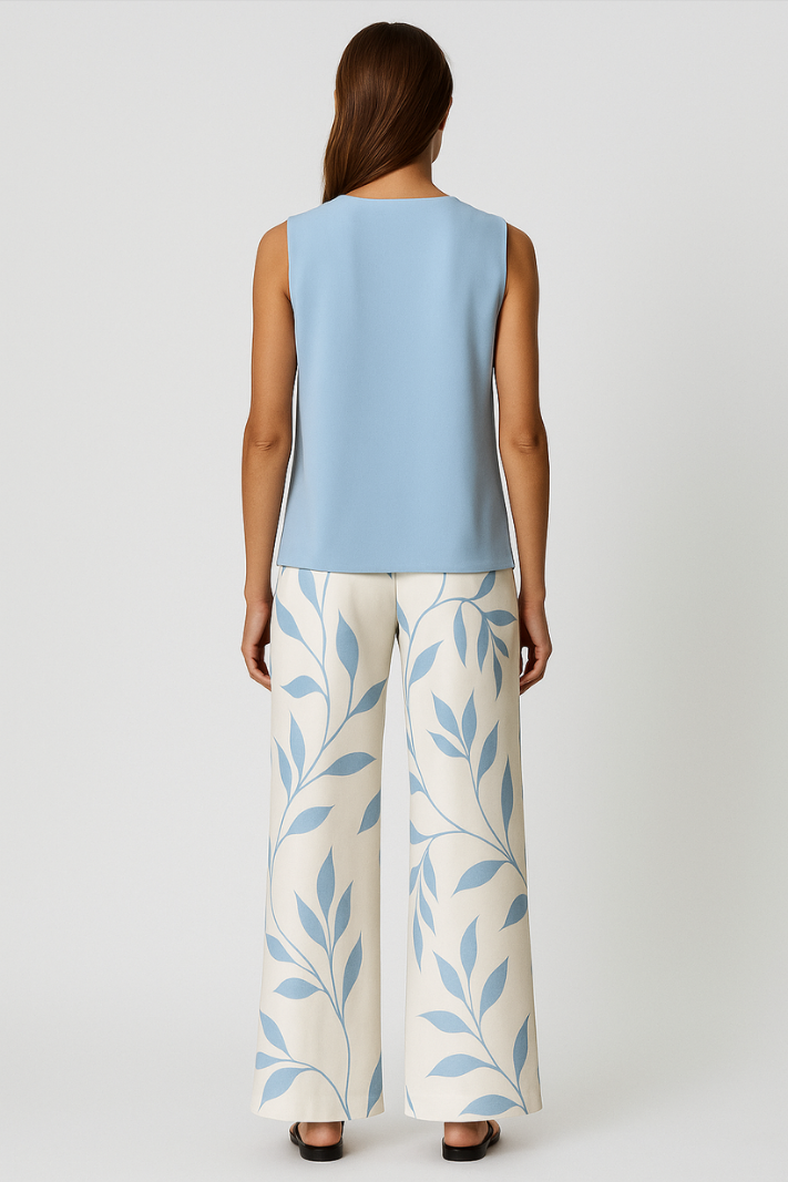 Yara | Stylish Summer Set with Square Neckline 1